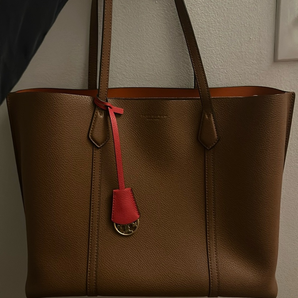 Beautiful work bag 
Tory Burch only worn a few times 
New condition